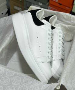 Alternative view of Buy Alexander McQueen shoes pallets