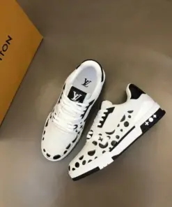 Alternative view of Buy Louis Vuitton Shoes Pallets