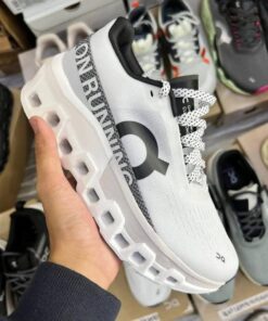On Cloud Shoes Pallet Wholesale –(45–60 Pairs/Pallet – $600)